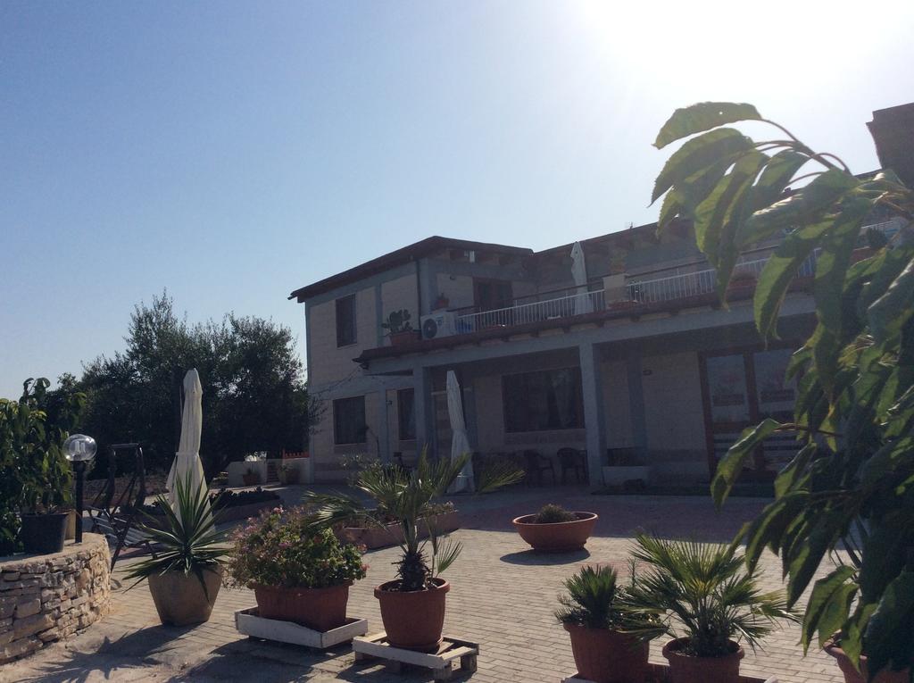 Agriturismo La Ferrovia Molfetta Kültér fotó